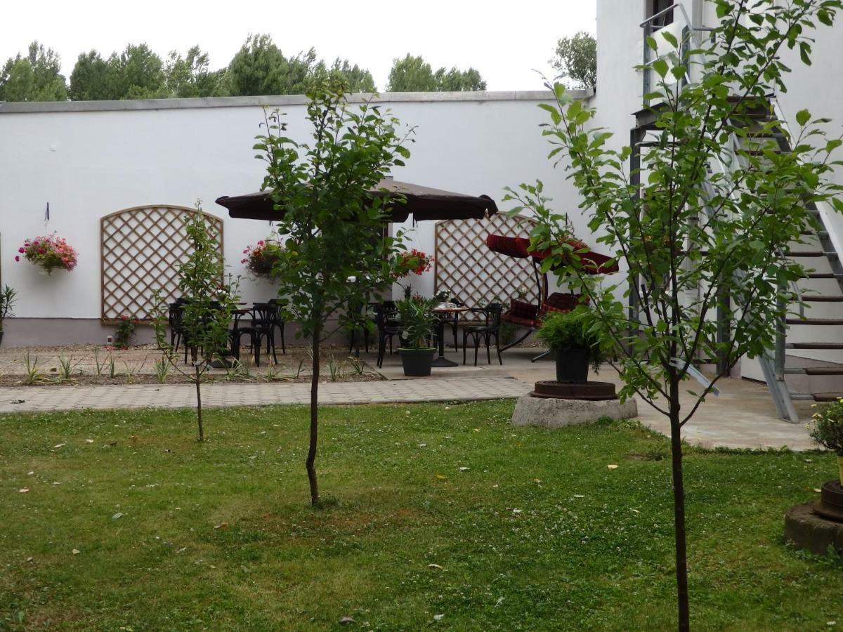 Zur Saale Weissenfels Exterior foto